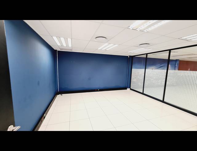 1,485M² WAREHOUSE FOR SALE IN NORTH RIDING